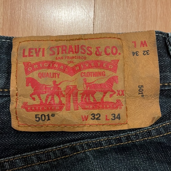 Levi’s 501 Paint Splattered Jeans - Picture 8 of 8